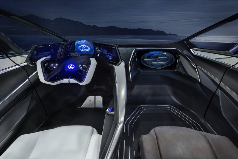 Новый электромобиль Lexus получил экран в потолке - 4