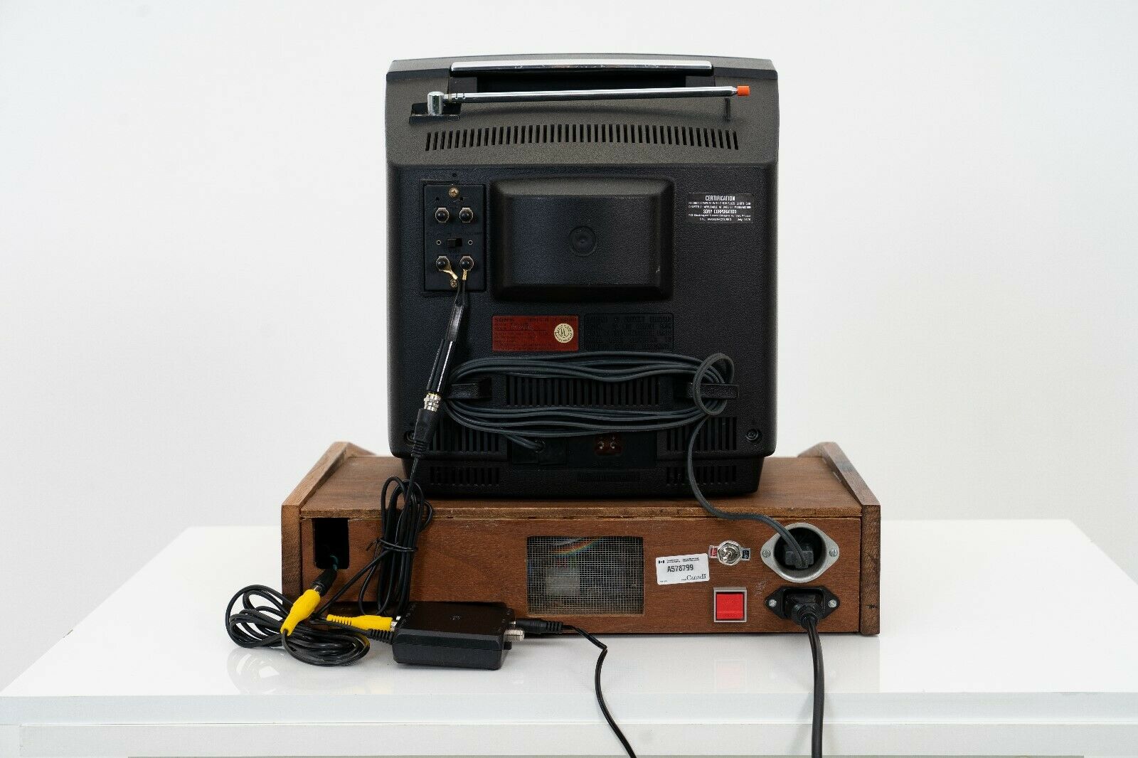 Оригинальный и полностью рабочий компьютер Apple I выпуска 1976 года впервые продают на eBay - 3