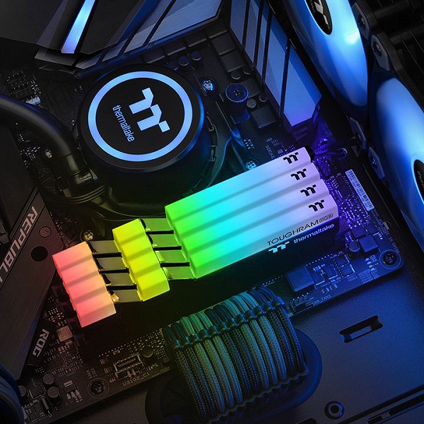 Ассортимент Thermaltake пополнили комплекты модулей памяти DDR4-4400 объемом 16 ГБ