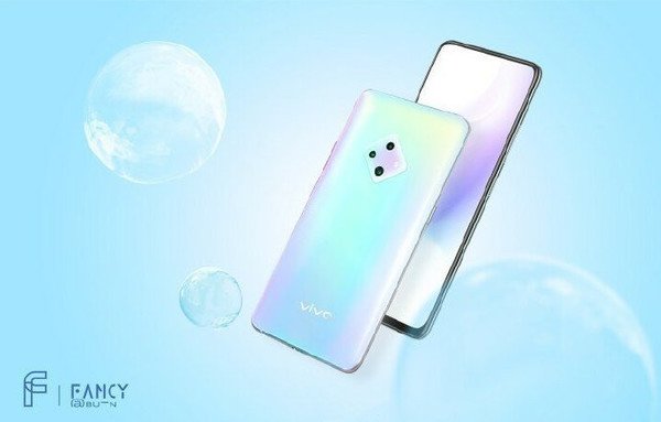 Конкурент Xiaomi Mi CC9 Pro со странной камерой позирует в полный рост