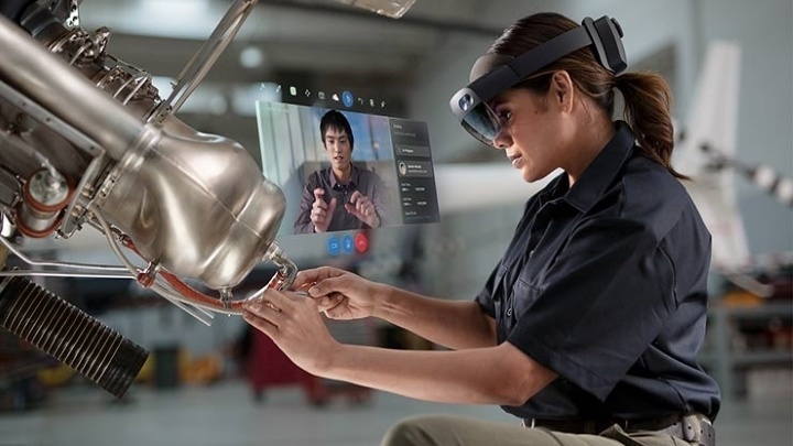 Поступила в продажу гарнитура смешанной реальности Microsoft HoloLens 2 по цене $3500