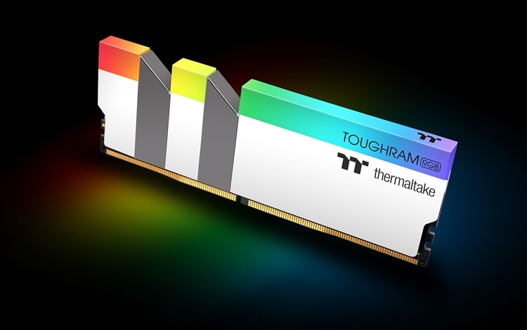 Thermaltake Toughram RGB White Edition: комплекты DDR4-памяти с частотой до 3600 МГц
