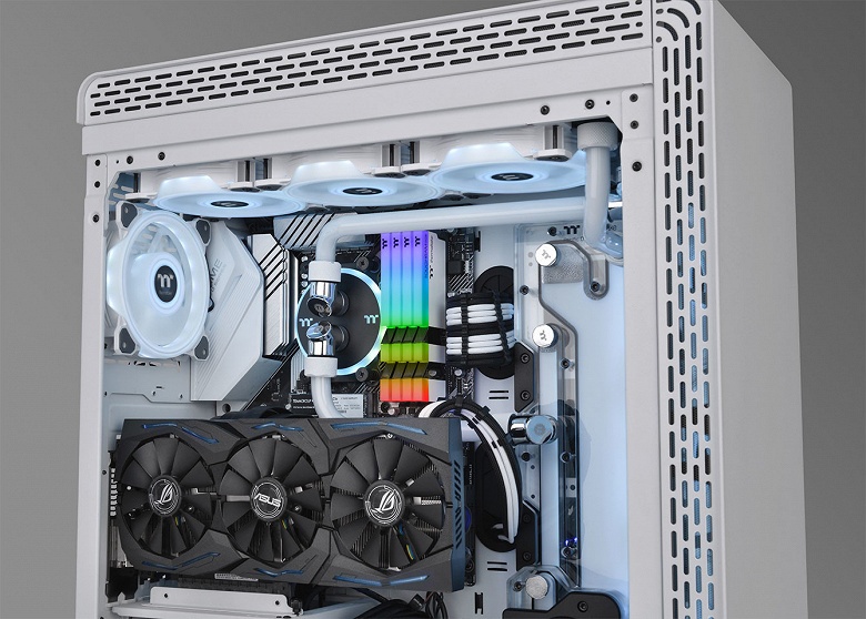 Ассортимент Thermaltake пополнил набор модулей памяти TOUGHRAM RGB White Edition DDR4-3600 - 2 Ассортимент Thermaltake пополнил набор модулей памяти TOUGHRAM RGB White Edition DDR4-3600