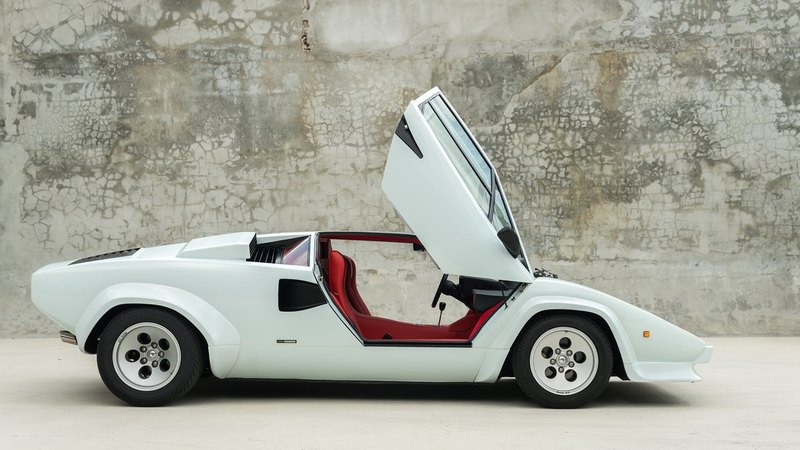 С молотка пустят редкий Lamborghini 1985 года - 2