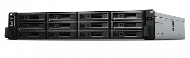 Конфигурация сервера хранения Synology UC3200 включает два контроллера