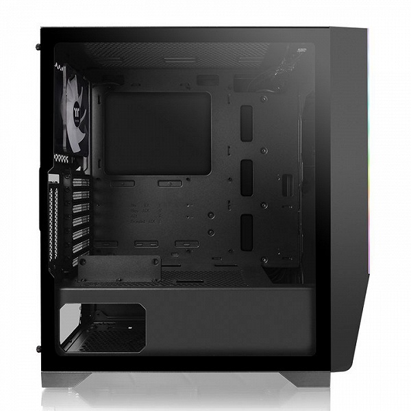 Передняя панель корпуса Thermaltake H550 TG ARGB изготовлена из алюминия, а боковая — из стекла