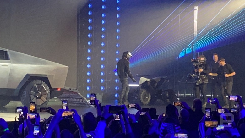 Представлен самый футуристический электромобиль Tesla &ndash; пикап Cybertruck