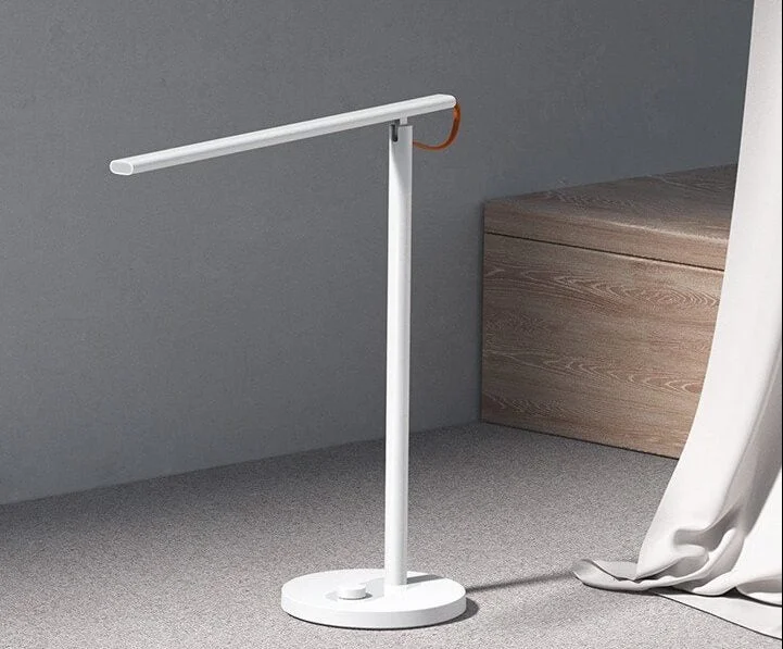Представлена умная настольна лампа Xiaomi Mi Smart LED Desk Lamp 1S 