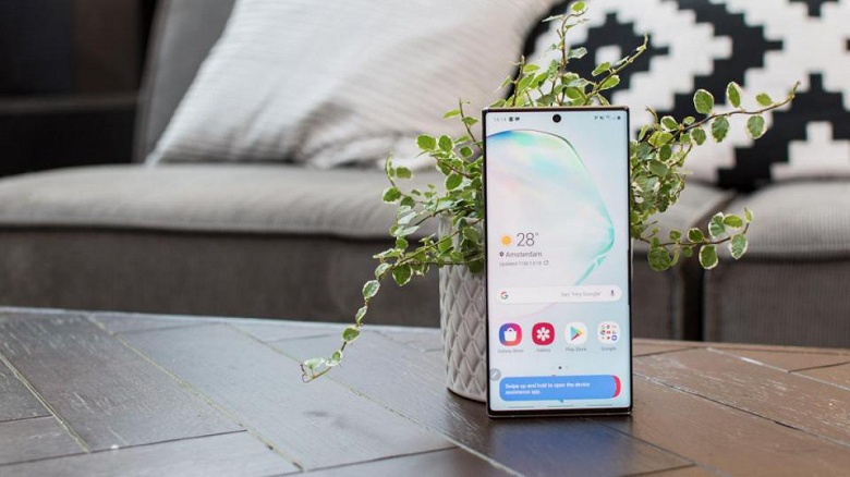 Недорогой Samsung Galaxy Note10 Lite показал, на что способен