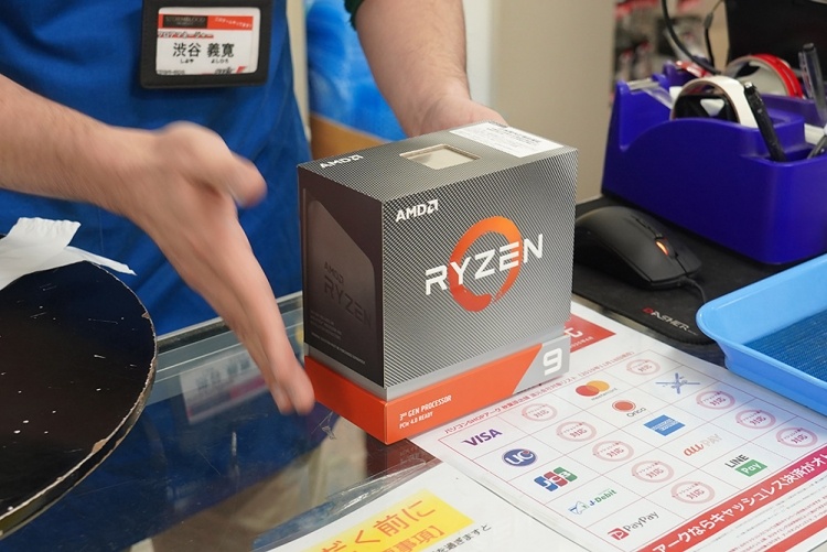 Фото дня: очереди в Японии за Ryzen 9 3950X стоимостью около $900 Фото дня: очереди в Японии за Ryzen 9 3950X стоимостью около $900