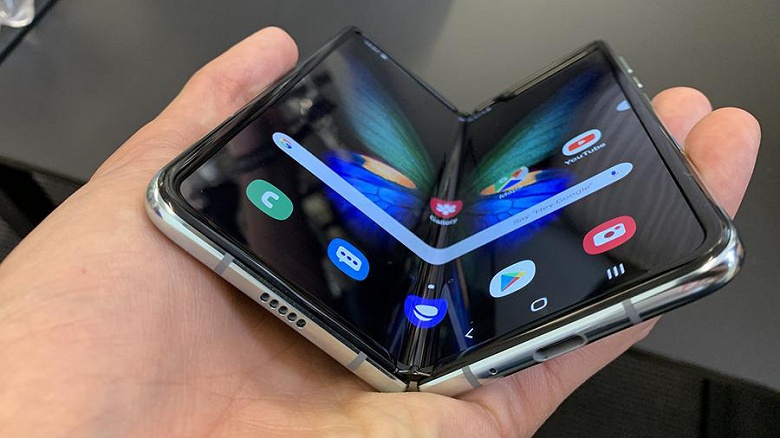 Запуск Samsung Galaxy Fold за 160 тысяч рублей объявили в России провалом 