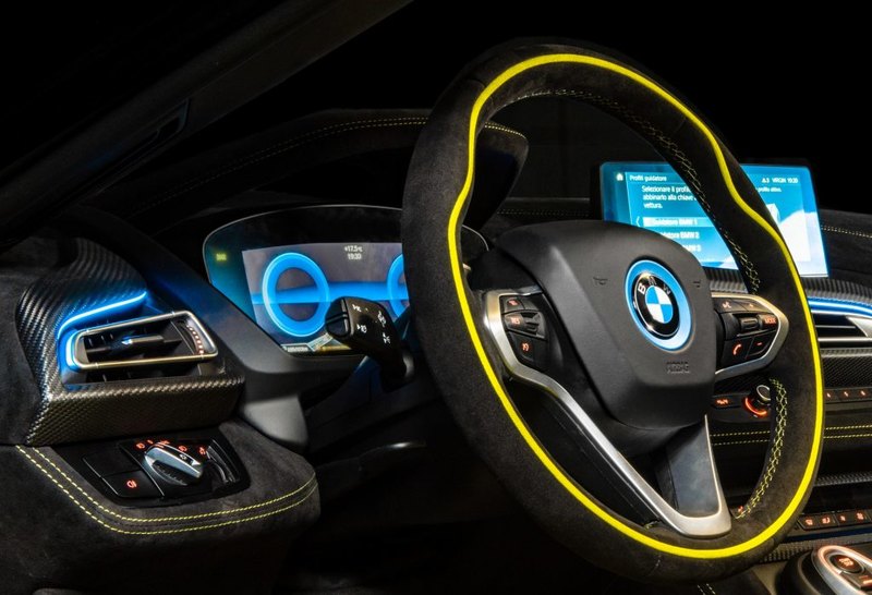 BMW представила уникальный i8