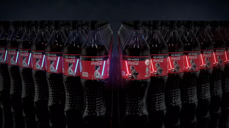 Вышла Coca-Cola со световым мечом OLED на бутылке