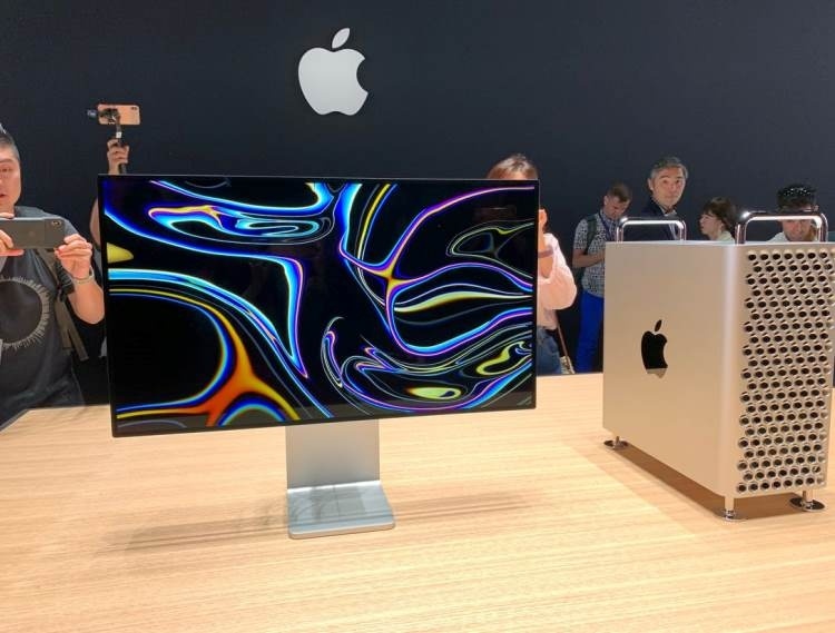 Монитор Apple Pro Display XDR с нанопокрытием можно протирать только специальными фирменными салфетками