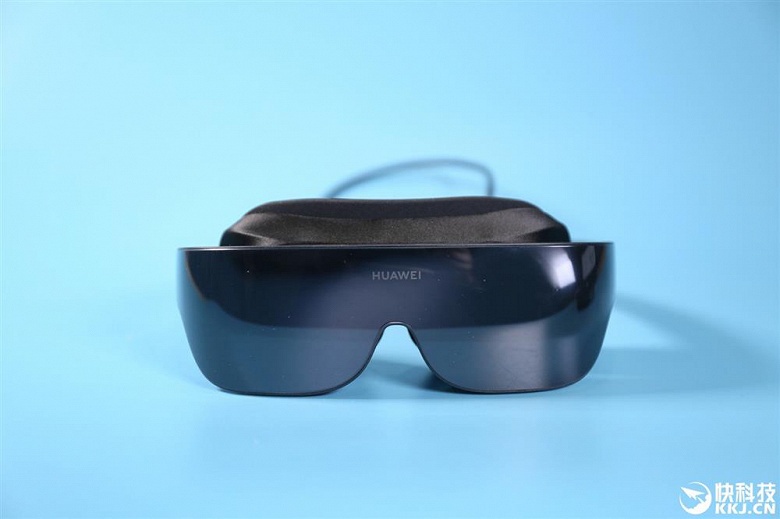 Рекордно легкие очки Huawei VR Glass поступают в продажу