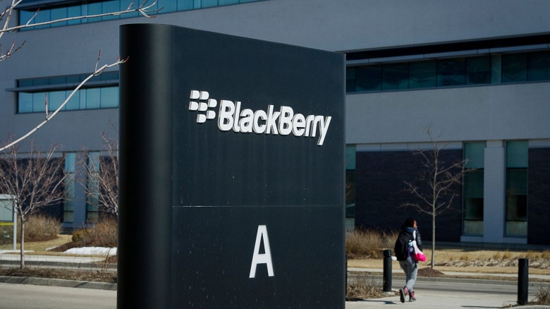 Минувший квартал оказался убыточным для BlackBerry - 1