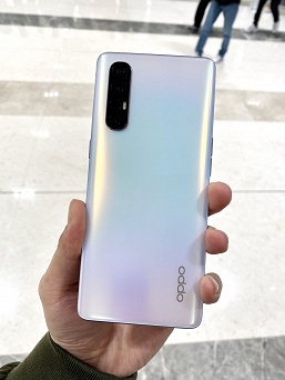 Последний флагман года Oppo Reno 3 с SoC Dimensity 1000 в большой подборке реальных фото