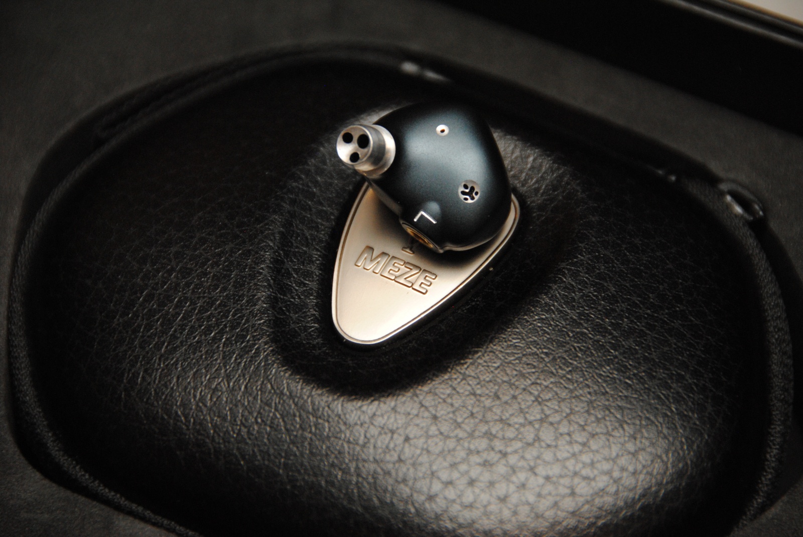 Сравнение гибридов или что ожидает владельцев румынских наушников Meze за 84 990 и 239 990 рублей - 10 Сравнение гибридов или что ожидает владельцев румынских наушников Meze за 84 990 и 239 990 рублей - 10