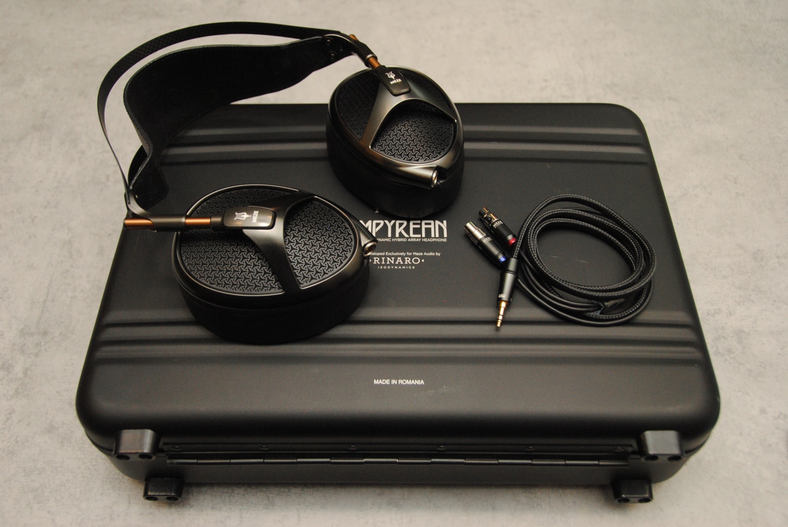 Сравнение гибридов или что ожидает владельцев румынских наушников Meze за 84 990 и 239 990 рублей - 7 Сравнение гибридов или что ожидает владельцев румынских наушников Meze за 84 990 и 239 990 рублей - 7