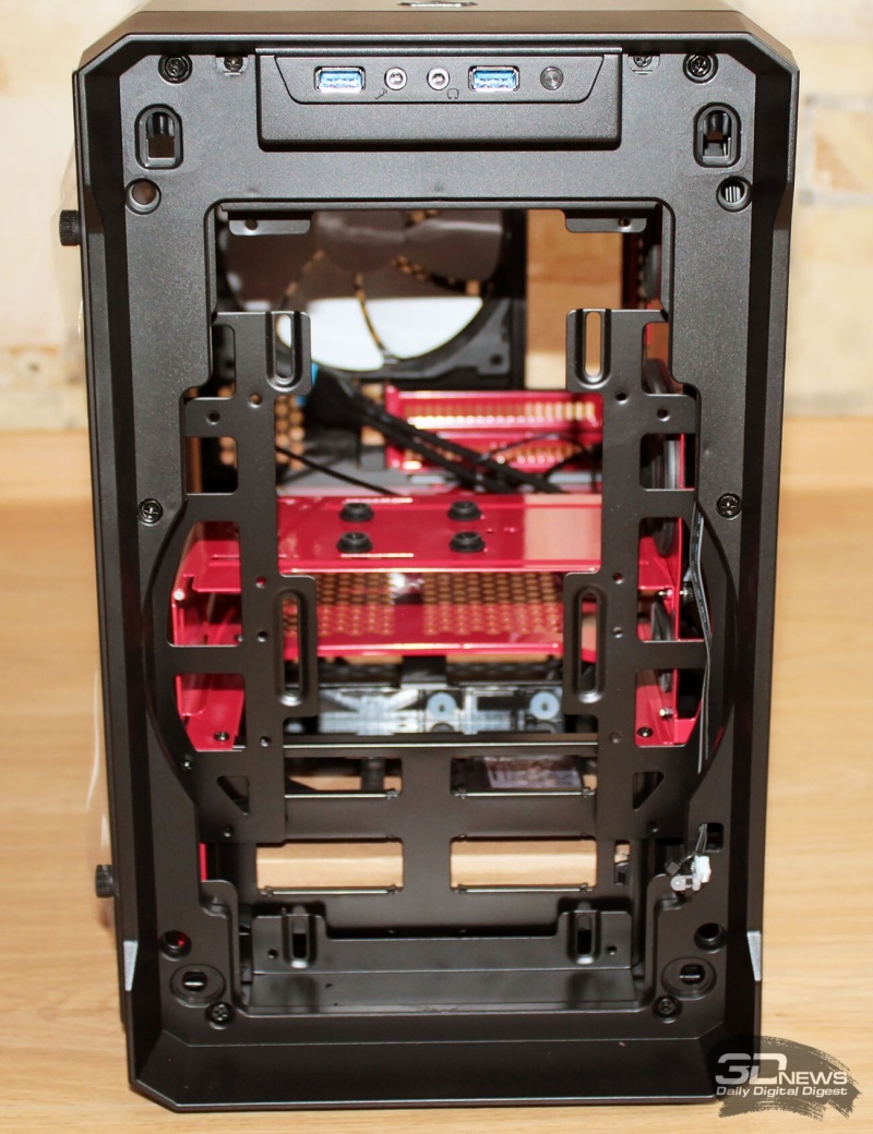 Новая статья: Корпус Phanteks Enthoo Evolv ITX Tempered Glass: просторный минимализм