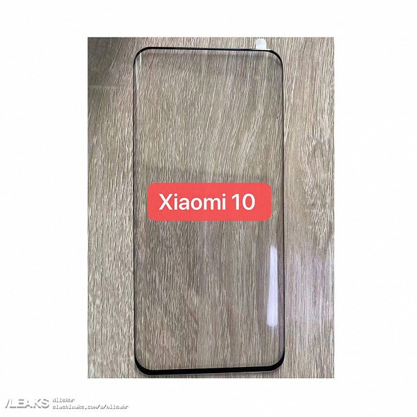 Живое фото подтвердило отсутствие вырезов и отверстий у Xiaomi Mi 10