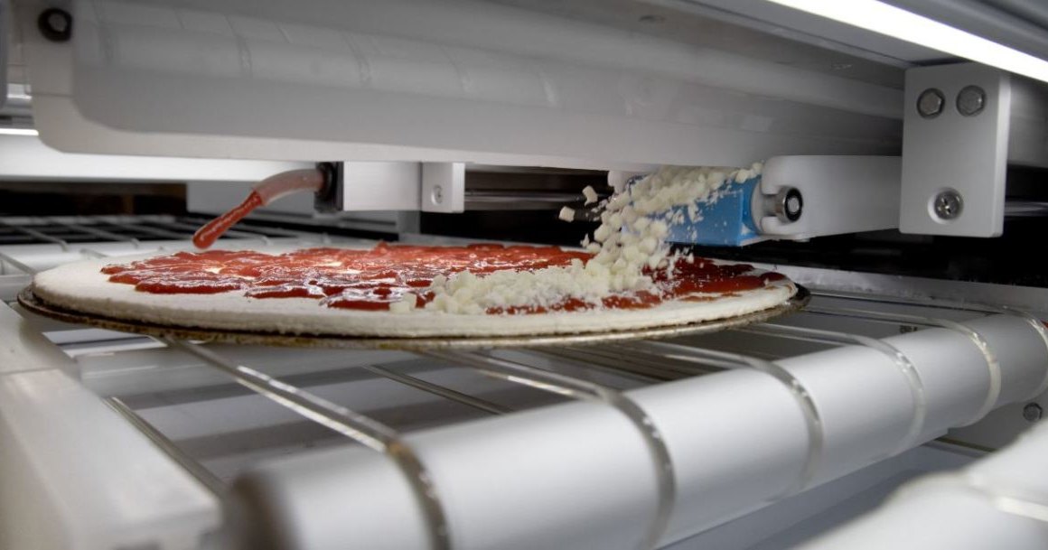 На CES будет работать робот, готовящий до 300 пицц в час