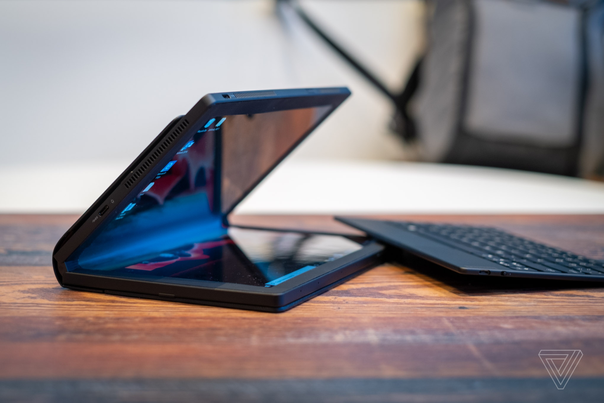Ноутбук ThinkPad X1 Fold с гибким экраном от Lenovo поступит в продажу уже летом по цене в $2500 - 1