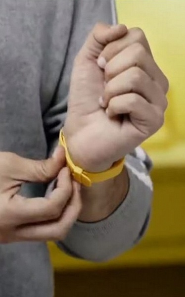 Главный конкурент Xiaomi Mi Band на руке лидера Realme - 2 Главный конкурент Xiaomi Mi Band на руке лидера Realme