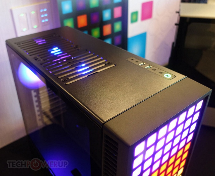 Передняя панель корпуса MetallicGear Neo Pro что-то сильно напоминает