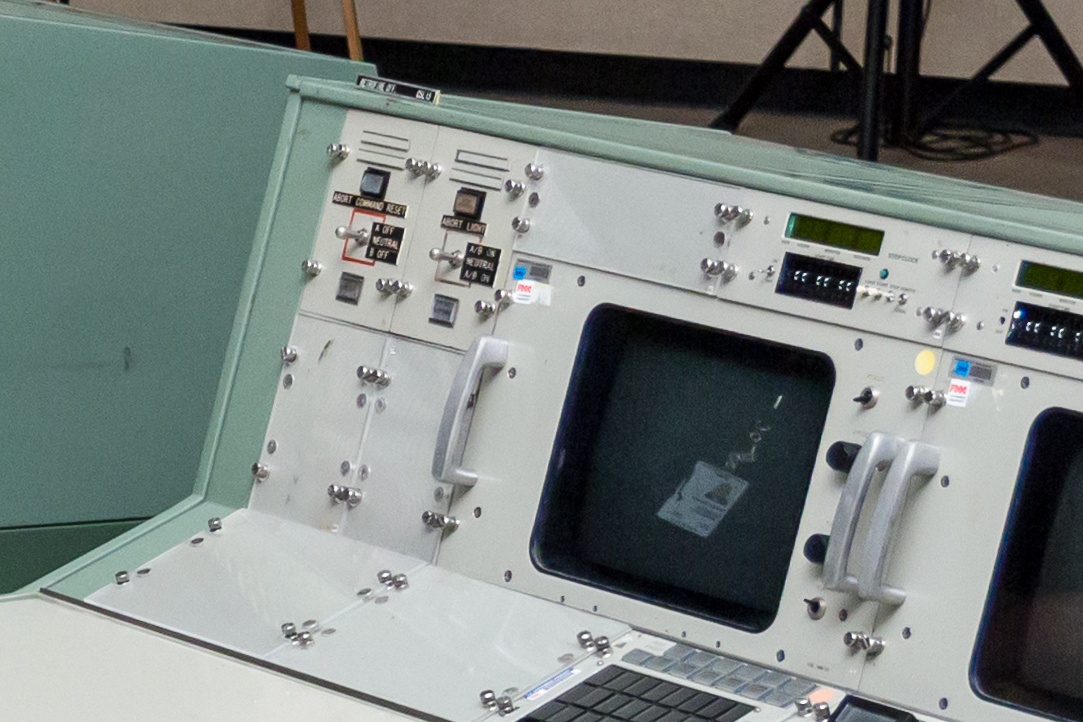 Полётный контроллер «Аполлона»: подробное описание всех консолей - 13