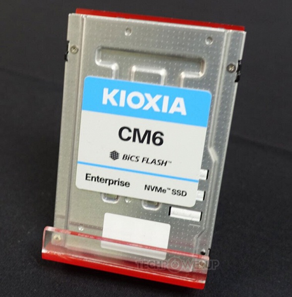 Твердотельные накопители Kioxia CM6 с интерфейсом PCIe 4.0 x4 будут предложены объемом до 30 ТБ 