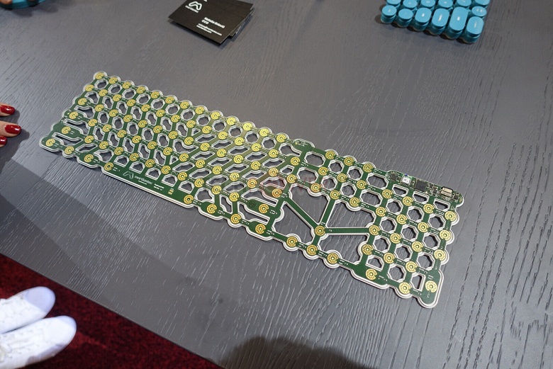 Martiantec Martian 104 &mdash; возможно, самый странный прототип клавиатуры, показанный на CES