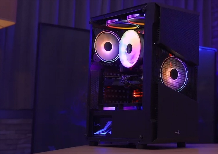 Корпус Aerocool Menace Saturn RGB получил отделку под углеродное волокно