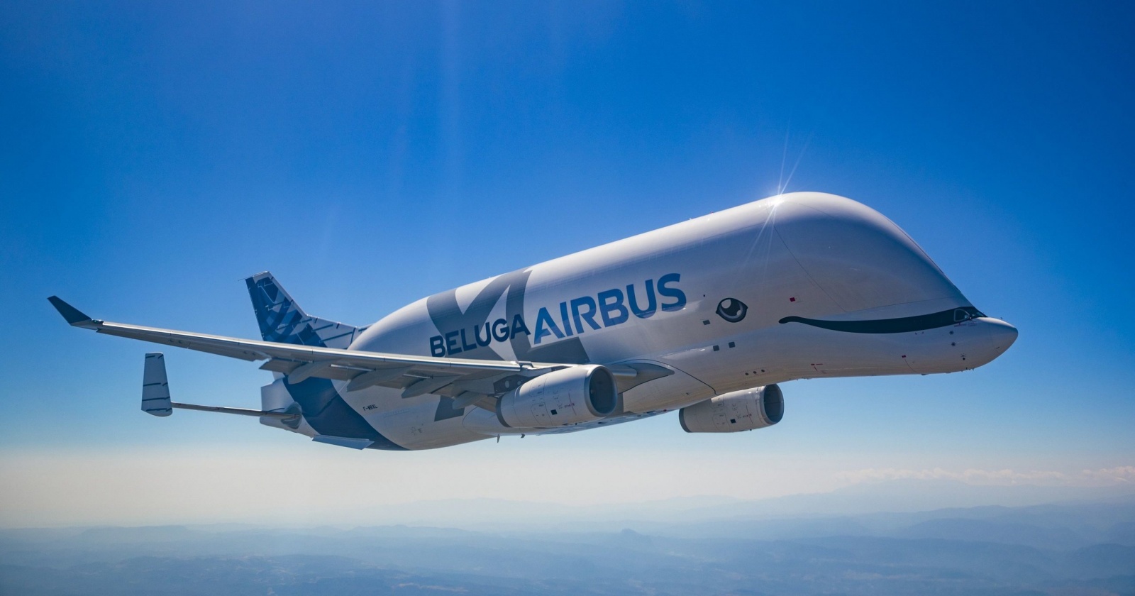 Фура в небе: самый большой самолет в мире
