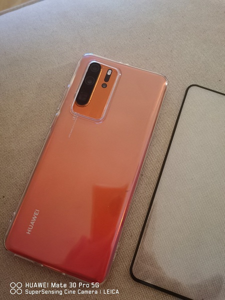 Монструозная камера Huawei P40 Pro показана на примере Huawei P30 Pro