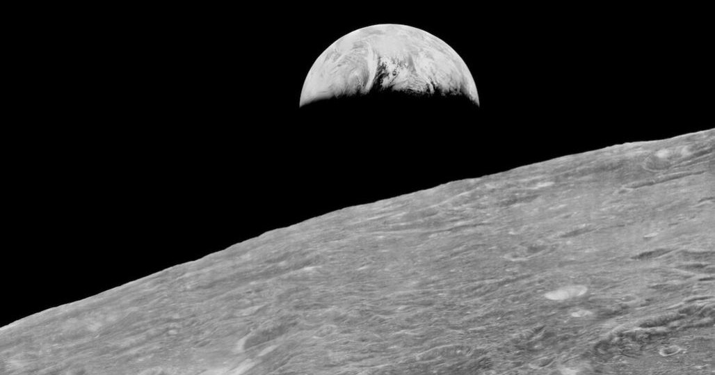 На Луне могут найти жизнь На Луне могут найти жизнь