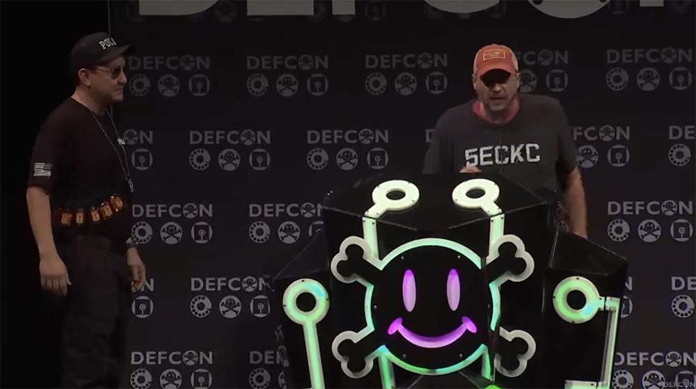 Конференция DEFCON 27. Взламываем полицию. Часть 1 - 14