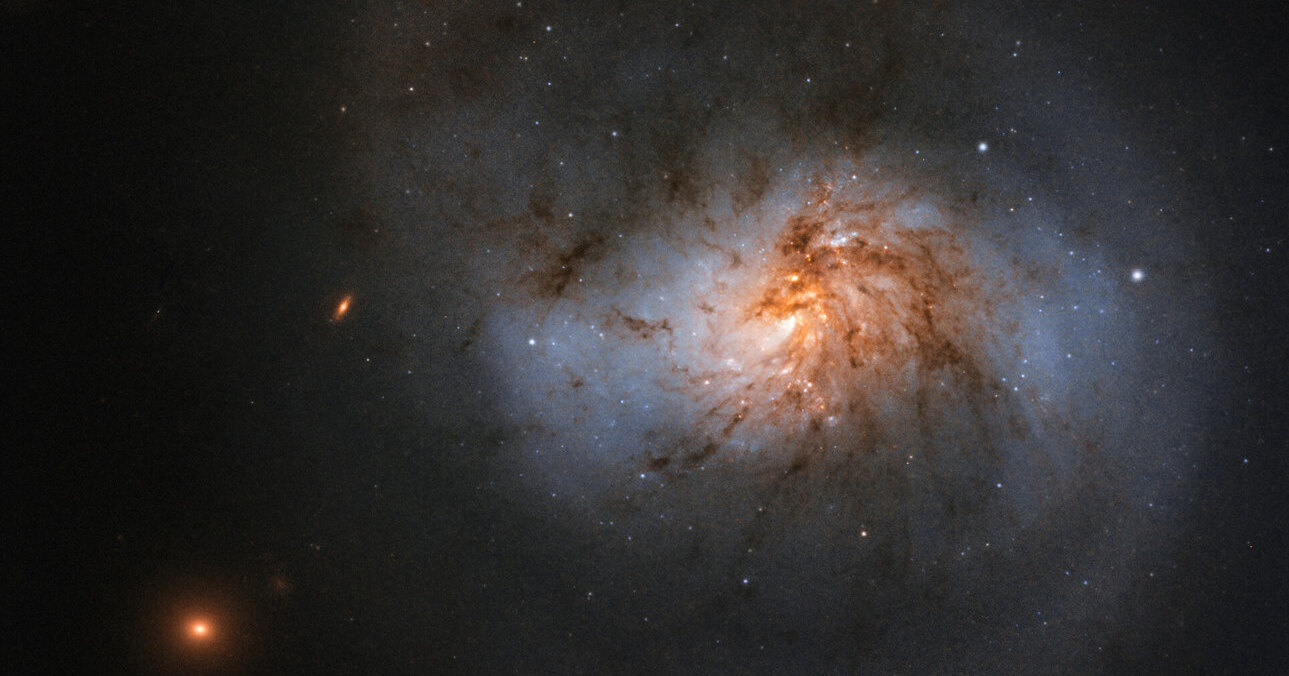 «Хаббл» получил удивительный снимок спиральной галактики с перемычкой