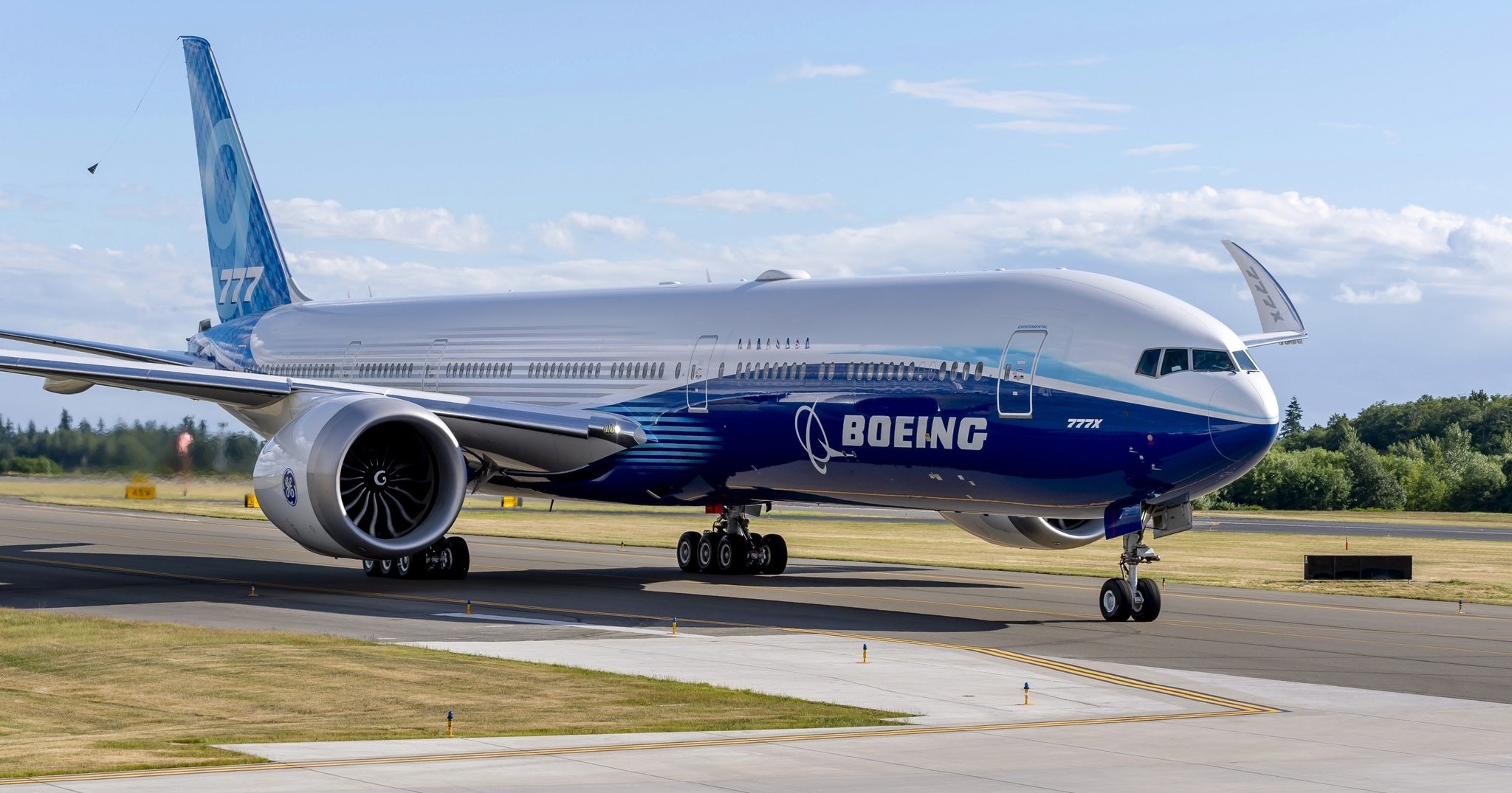 Boeing 777X завершил свой первый полёт