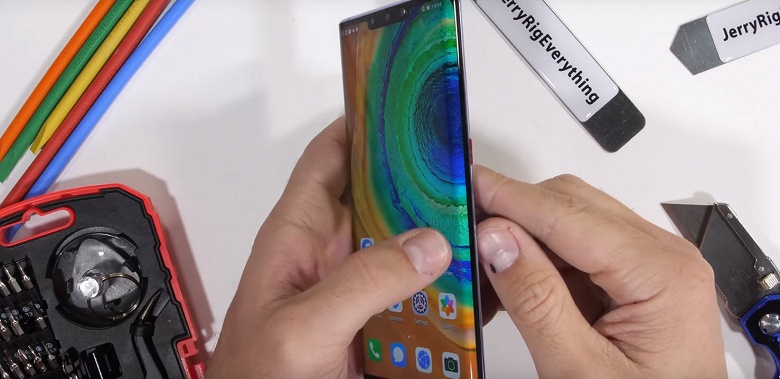 JerryRigEverything добрался до «лучшего смартфона, который нельзя купить в США» - 1 JerryRigEverything добрался до «лучшего смартфона, который нельзя купить в США»