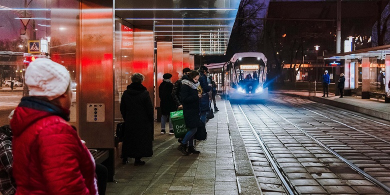 В Москве появятся тысячи остановок с бесплатным Wi-Fi и USB для зарядки