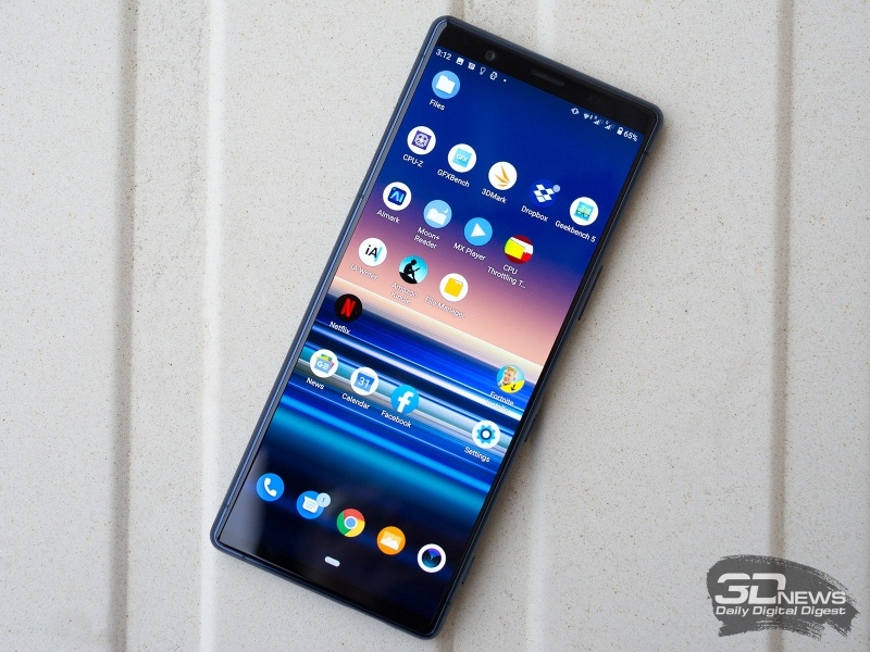 Новая статья: Обзор Sony Xperia 5: редкий пример компактного смартфона с флагманской начинкой
