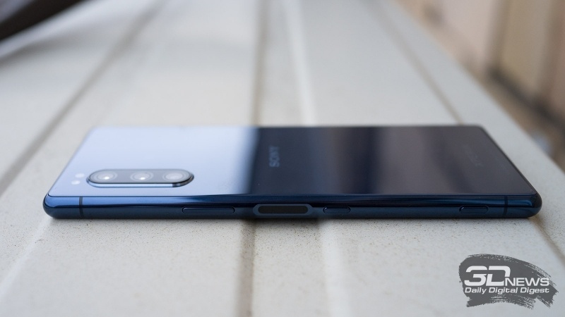 Новая статья: Обзор Sony Xperia 5: редкий пример компактного смартфона с флагманской начинкой