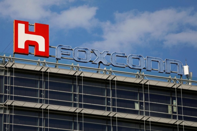 Foxconn намерен наполовину возобновить производство в Китае к концу февраля