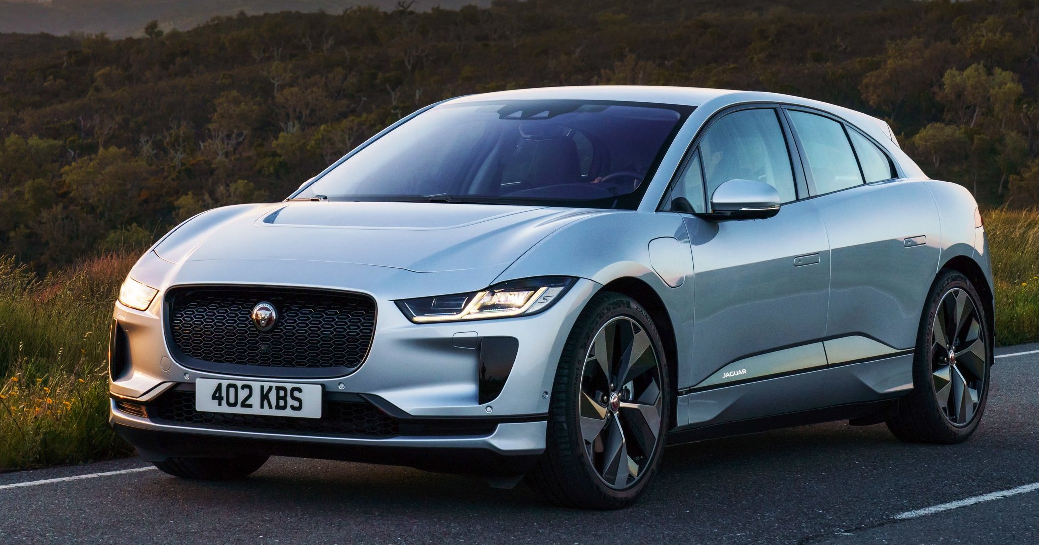 Jaguar не хватает батарей для производства I-Pace Jaguar не хватает батарей для производства I-Pace