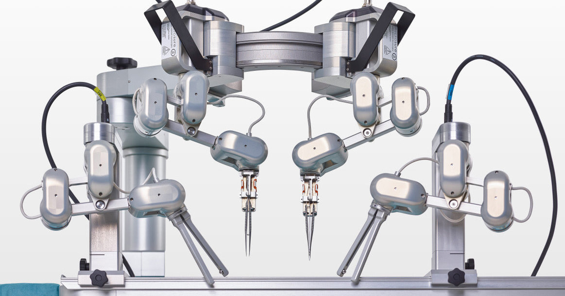 Робота-микрохирурга испытали на живых людях