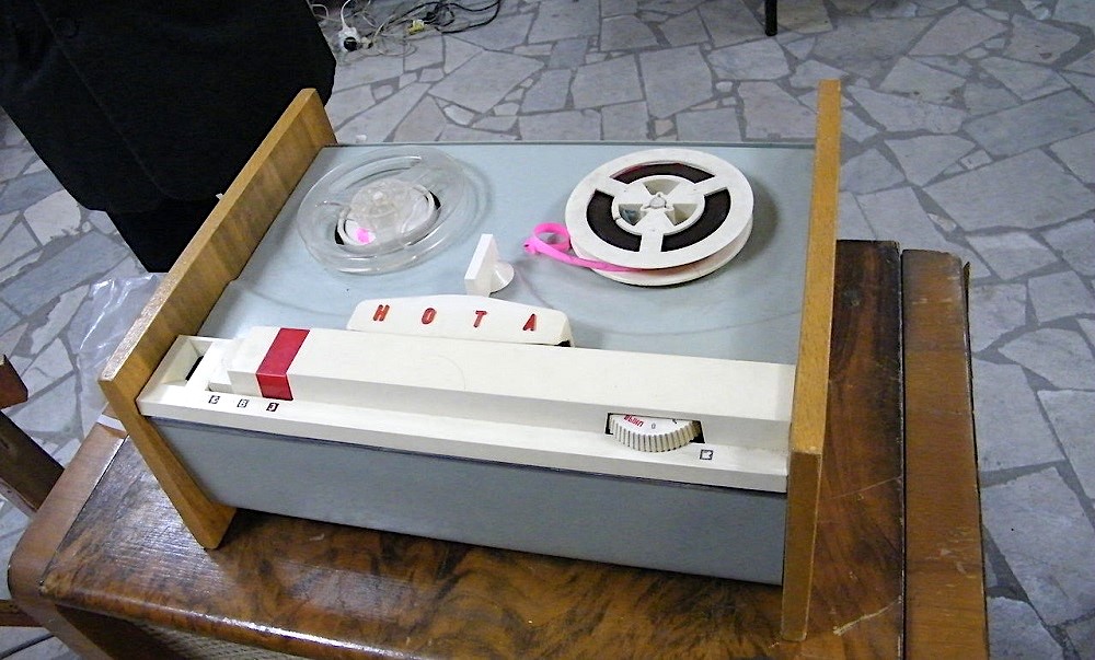 Чтение на выходные: 10 материалов про аудиогаджеты — от советских автомагнитол до вилки с шумоподавлением - 3 Чтение на выходные: 10 материалов про аудиогаджеты — от советских автомагнитол до вилки с шумоподавлением - 3