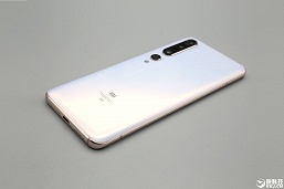 Xiaomi Mi 10 Pro в жемчужно-белом цвете впервые позирует в высоком разрешении - 10 Xiaomi Mi 10 Pro в жемчужно-белом цвете впервые позирует в высоком разрешении