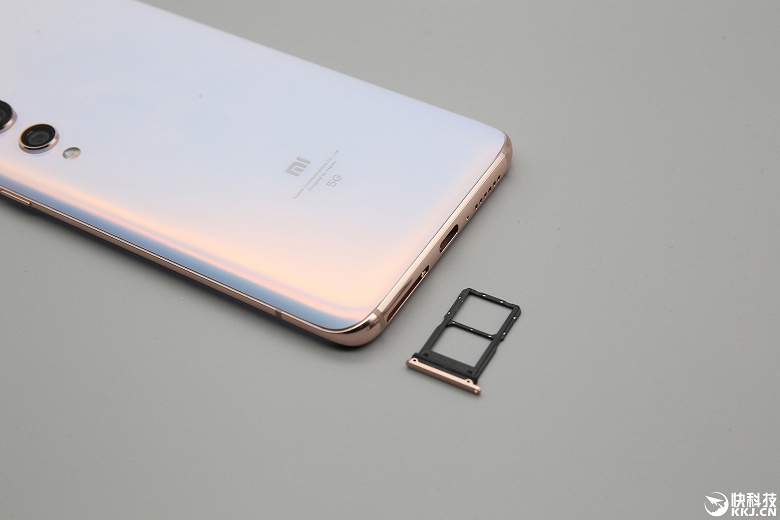 Xiaomi Mi 10 Pro в жемчужно-белом цвете впервые позирует в высоком разрешении - 1 Xiaomi Mi 10 Pro в жемчужно-белом цвете впервые позирует в высоком разрешении