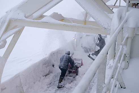 Уборка палубы на ледоколе